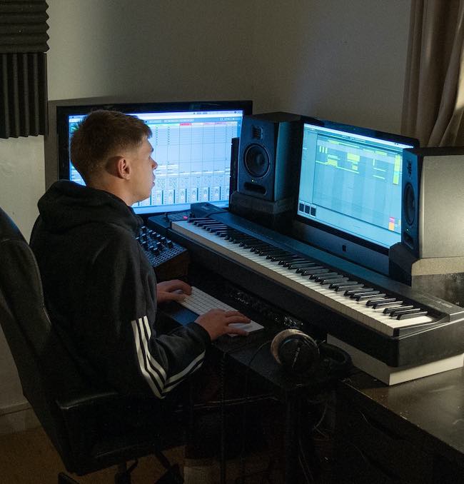 Ableton Lessons Teacher - Lewis Campbell