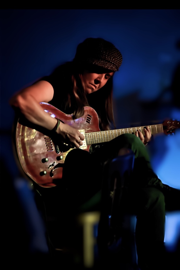 Guitar Lessons Finchley Teacher - Nora Bee