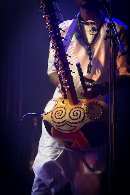 A kora on stage
