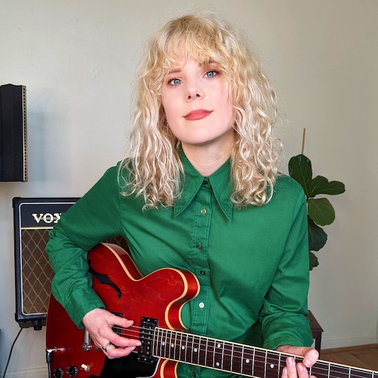 R&B Guitar Lessons Teacher - Izzy Lysell