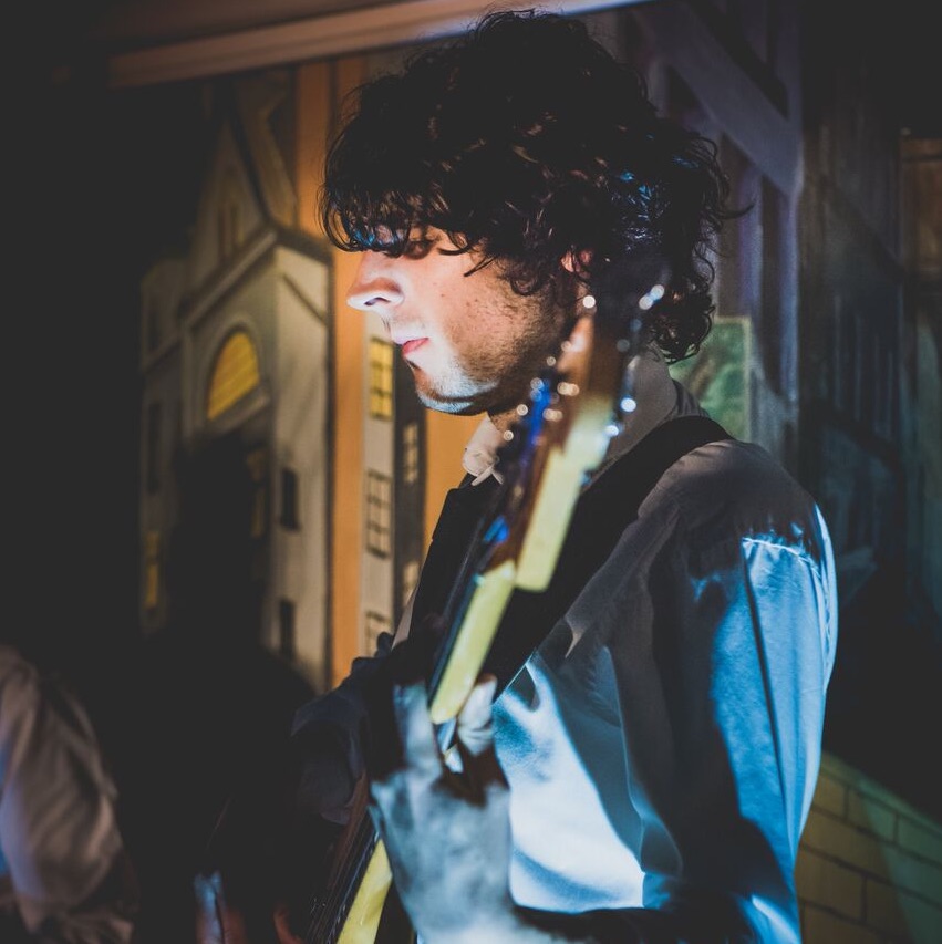 Skype Bass Lessons Teacher - Giancarlo Tammaro