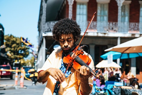 Man playing the violin