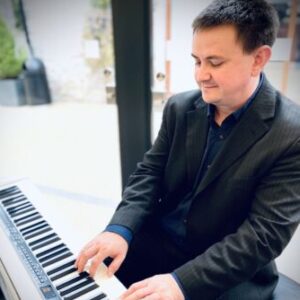 Piano Lessons Aberdare Teacher - Dan Phelps