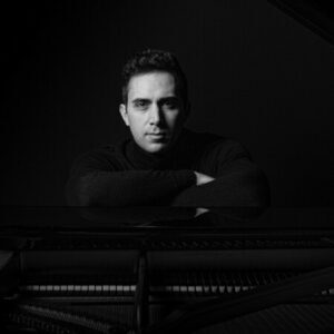 Piano Lessons Newport Teacher - Maxwell Rafeian