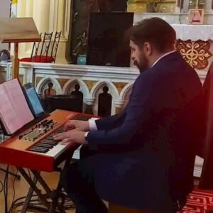 Piano Lessons Greenwich Teacher - Roberto Simonatto